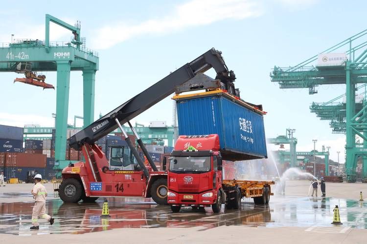 汕头疫情：港口城市如何应对输入性风险？