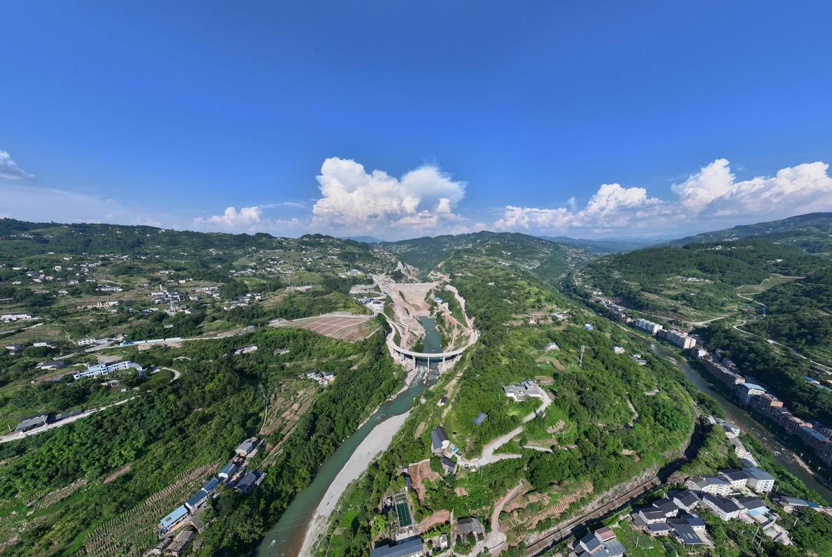 沙坪坝：山城交通枢纽的疫情承压与破防