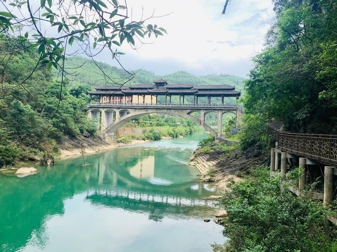 环江毛南族自治县：喀斯特屏障下的零感染坚守_72568