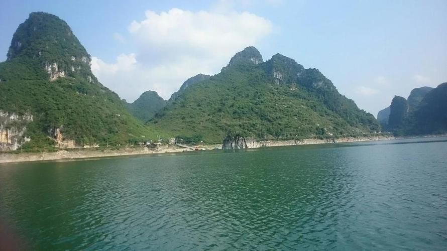 上林县：喀斯特地貌下的疫情防线与破防时刻