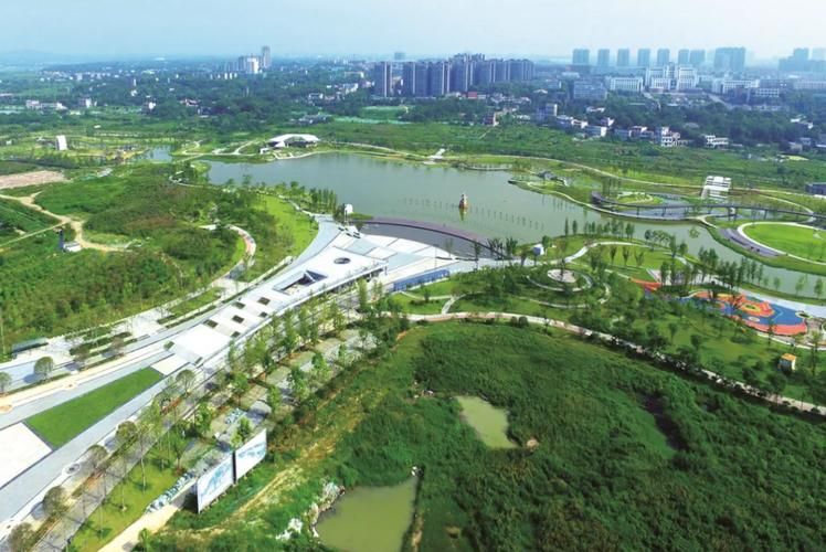 湘潭疫情：湘江湾区的交通枢纽与社区防控双重考验