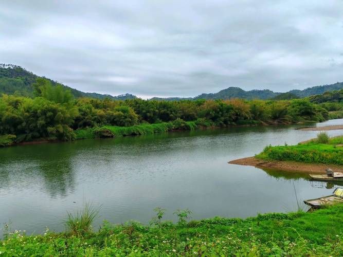 山海屏障间的零星火点：崂山区疫情波动的地理溯源