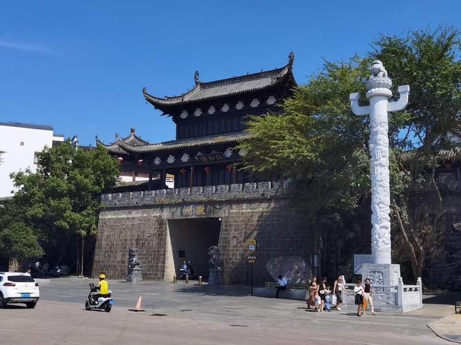 屯溪新安江畔的静默：徽州古城零感染背后的地理屏障