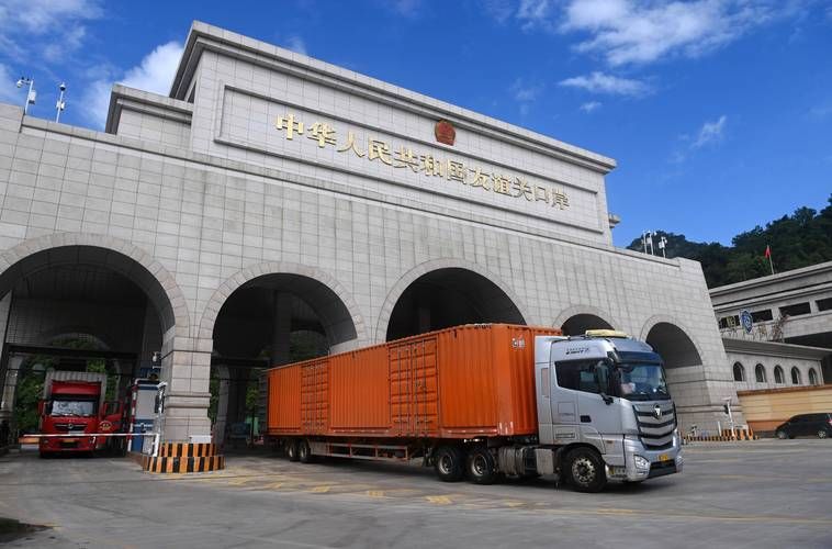 边境凭祥：口岸枢纽的疫情防线与破防时刻