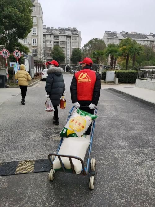 郫县豆瓣香中的疫情阻击战：社区网格如何阻断传播链？