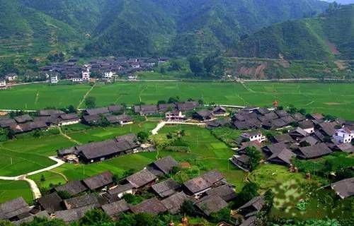 新晃侗乡：武陵山褶皱中的零感染孤岛何以可能？
